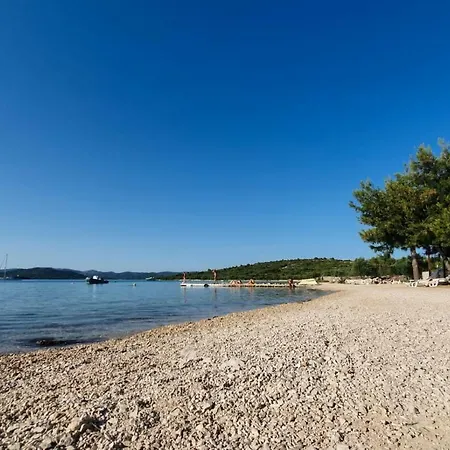 Vakantiehuis Beachhouse Smiley Tisno